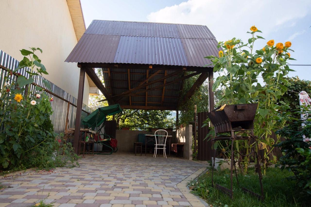 Guest House In Drachino Svaleava Exterior foto