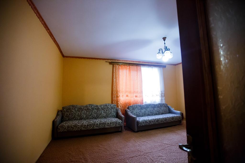 Guest House In Drachino Svaleava Exterior foto