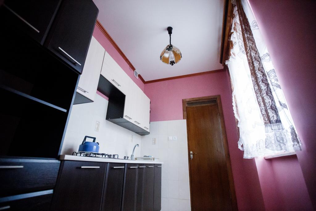 Guest House In Drachino Svaleava Exterior foto